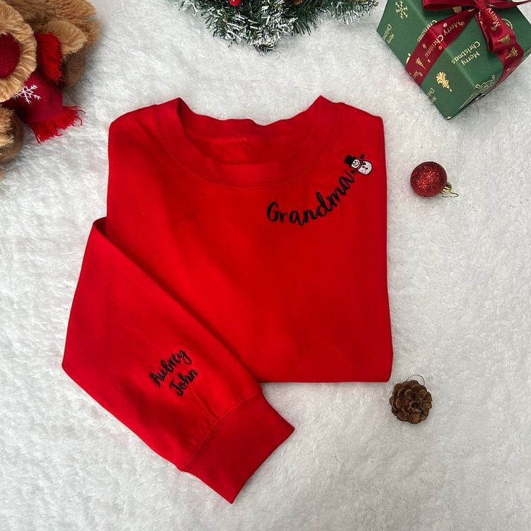 Custom Mama Christmas Embroidered Sweatshirt With Kids Names On Sleeve Personalized Gift For Moms HCMD0400