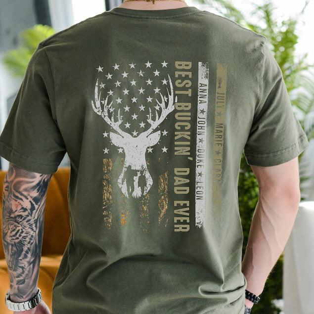 Personalisiertes Papa-Shirt mit Kindernamen, individuelle Geschenke für Papa, Best Buckin Dad Ever Shirt, HCMD0095 